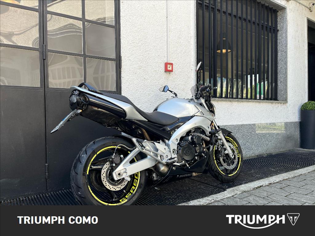 SUZUKI GSR 600 